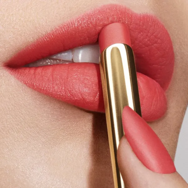 Estée Lauder Pure Color Explicit Matte Lipstick matný rúž odtieň Electric Nights 1.8 g