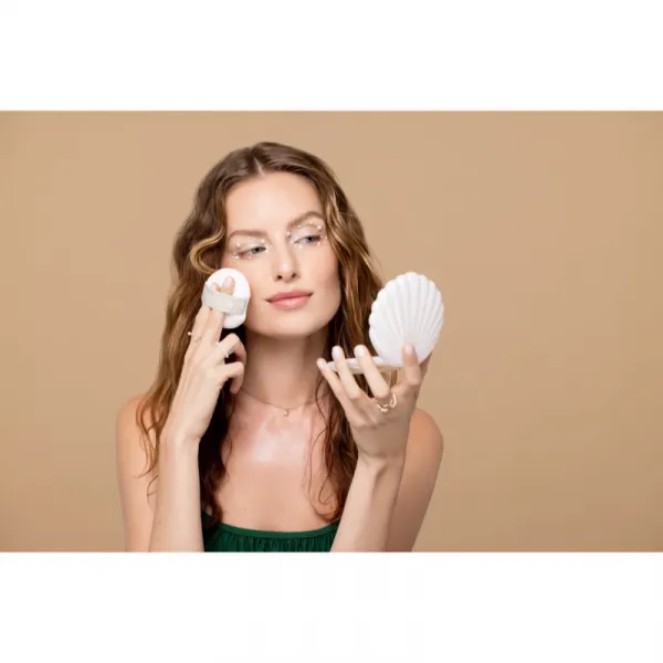 EcoTools Sea Gems Pearl Puff + Case kozmetické zrkadielko s labutienkou 1 ks