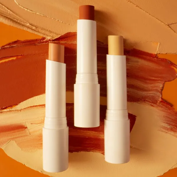 OLEHENRIKSEN Truth Banana Bright+ Vitamin CC Stick rozjasňujúci korektor odtieň Apricot 3.7 g