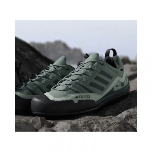 Pánska nízka turistická obuv ADIDAS Terrex Swift Solo 2.0 silver green legend ivy linen green