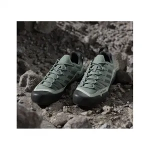 Pánska nízka turistická obuv ADIDAS Terrex Swift Solo 2.0 silver green legend ivy linen green