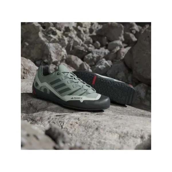 Pánska nízka turistická obuv ADIDAS Terrex Swift Solo 2.0 silver green legend ivy linen green