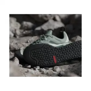 Pánska nízka turistická obuv ADIDAS Terrex Swift Solo 2.0 silver green legend ivy linen green