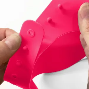 BBLÜV Käp silikónový šilt na umývanie hlavy Pink 1 ks