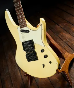 Hamer 1985 Phantom WH Tremolo