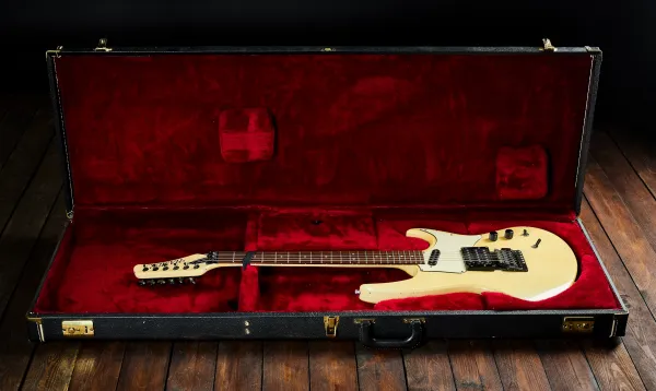 Hamer 1985 Phantom WH Tremolo