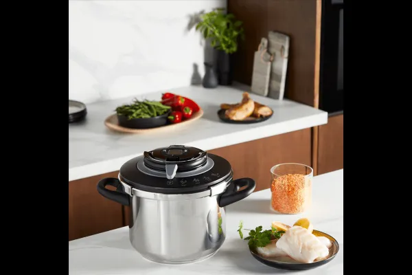 Tlakový hrniec Tefal Clipso+ CHEF 8 l P4551431 Nerezový/Čierny