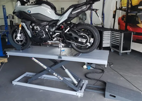 Eurolifter Zdvihák na motorky 700kg - elektrohydraulický