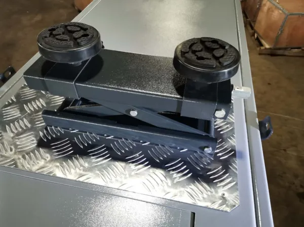 Eurolifter Zdvihák na motorky 700kg - elektrohydraulický