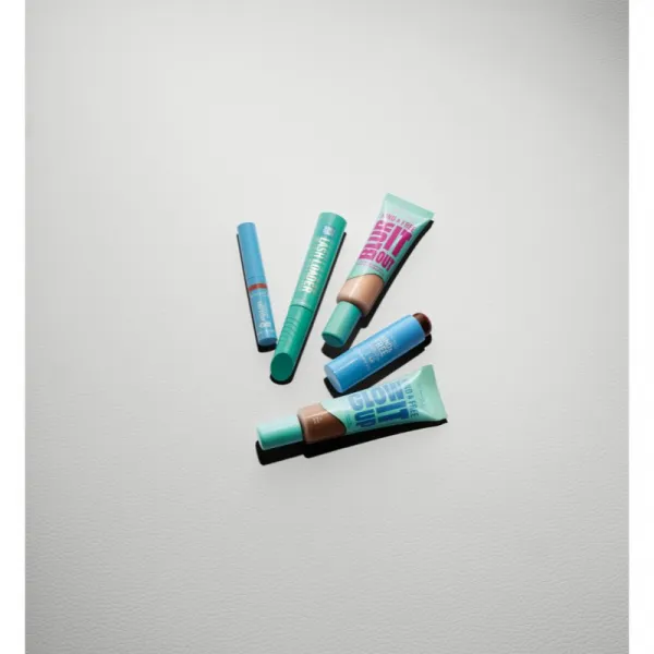 Rimmel Kind & Free Blur It Out ľahký hydratačný make-up SPF 20 odtieň 510 Cinnamon 30 ml