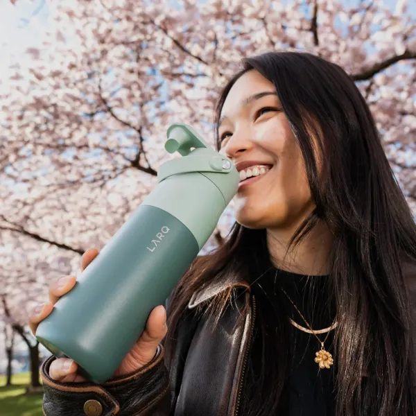 LARQ Bottle PureVis™ 2 samočistiaca fľaša 680 ml Farba: Mojave dune