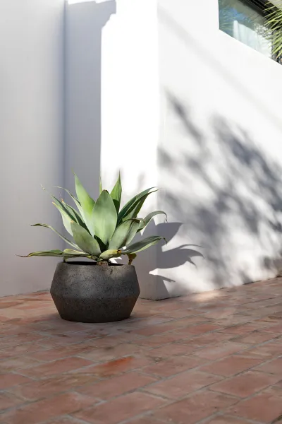 Kvetináč Harley Low, sivý diorit, viac veľkostí - Potterypots Velikost: S - ⌀ 36, v. 21,5 cm