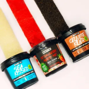 Beauty Jar Strawberry, Marry Me! hydratačný telový peeling 200 g