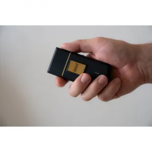 Cestovný holiaci strojček Wahl 7057-016 TravelShaver Gold