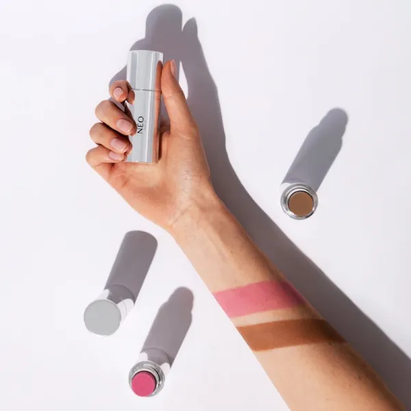 NEO MAKE UP Intense Serum Blush Stick krémová lícenka v tyčinke odtieň 03 Light Pink 7 g