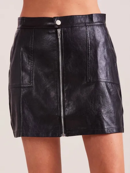 Short skirt black