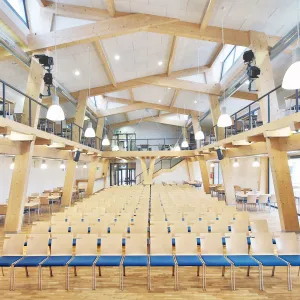 FORMDESIGN Konferenčná stolička AURE SIETE CS komaxit