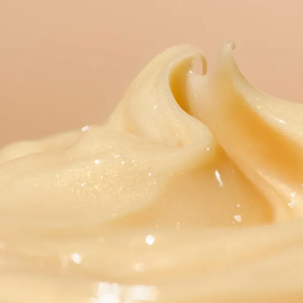 OLEHENRIKSEN Truth Banana Bright+ Instant Glow Moisturizer rozjasňujúci denný krém s vitamínom C 50 ml