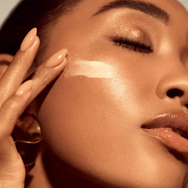 OLEHENRIKSEN Truth Banana Bright+ Instant Glow Moisturizer rozjasňujúci denný krém s vitamínom C 50 ml