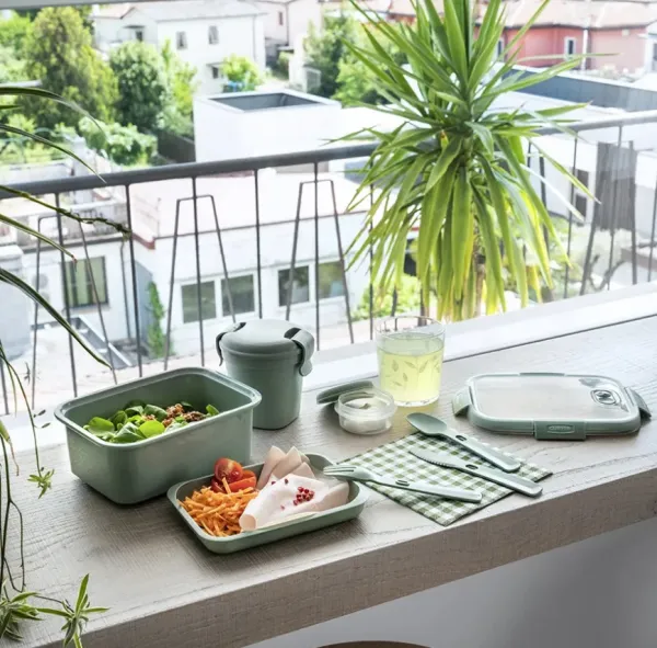 CURVER Dóza na potraviny SMART TO GO ECO 1l s príborom | zelená