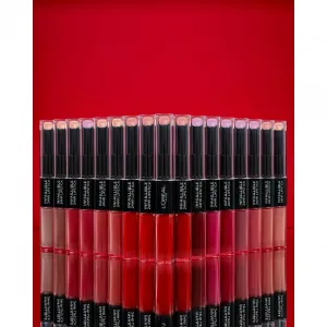 L’Oréal Paris Infallible 24H dlhotrvajúci rúž a lesk na pery 2 v 1 odtieň 502 Red To Stay 5,7 g
