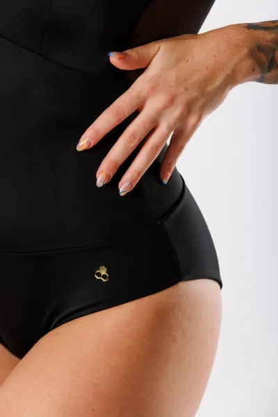 GoldBee Jednodielne Plavky Podrží Prsia A Uľaví Chrbtom Black Barva: Black, Velikost: M