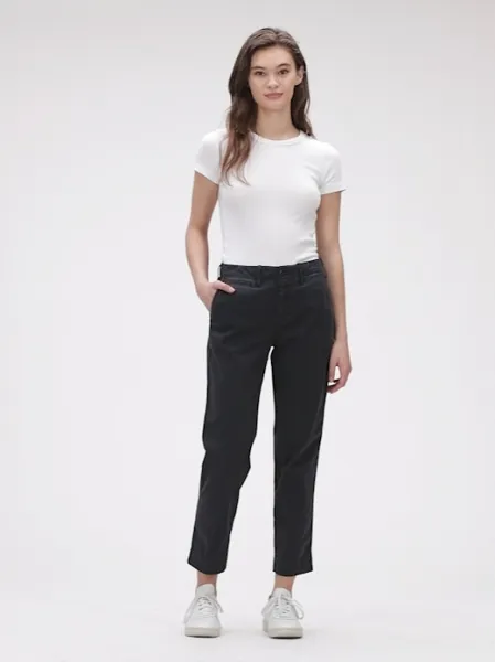 GAP Nohavice straight khakis Čierna