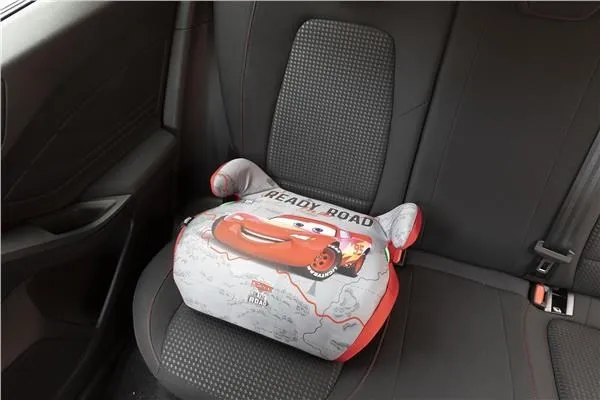 Colzani Autosedačka-podsedák Cars I- SIZE