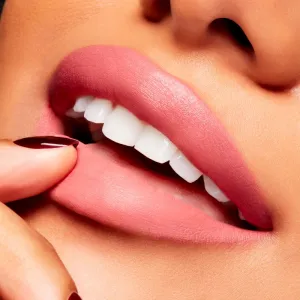 MAC Cosmetics Powder Kiss Velvet Blur Slim Stick matný hydratačný rúž odtieň Peppery Pink 2 g