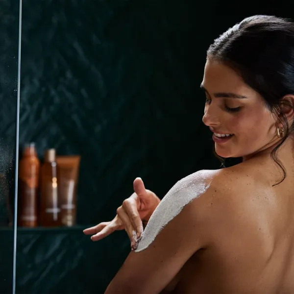 Sanctuary Spa Signature Collection krémový peeling s exfoliačným účinkom 300 ml