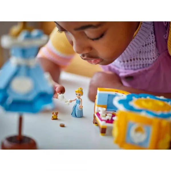 LEGO® Disney Princess 43266 Popoluškine šaty