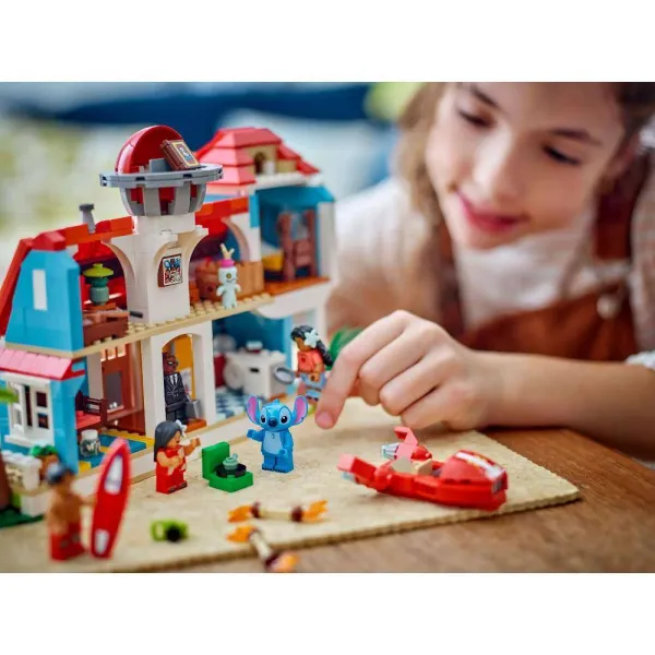 LEGO® Disney 43268 Lilo a Stitch a domček na pláži
