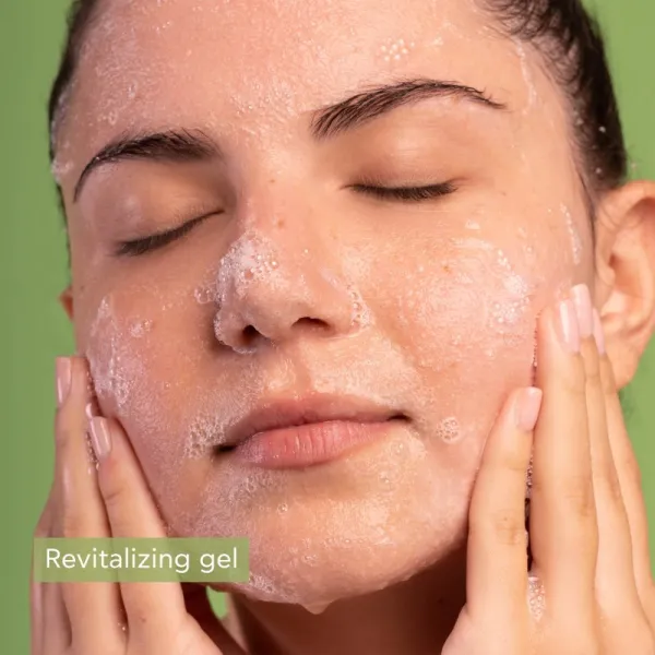 Apivita Cleansing Gel for Oily Skin čistiaci gél pre mastnú a zmiešanú pleť 200 ml