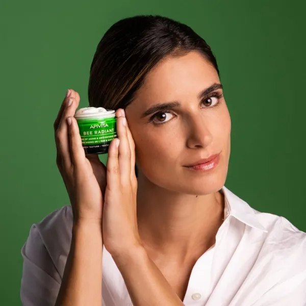 Apivita Bee Radiant Cream - Rich Texture extra výživný pleťový krém proti starnutiu a na spevnenie pleti 50 ml