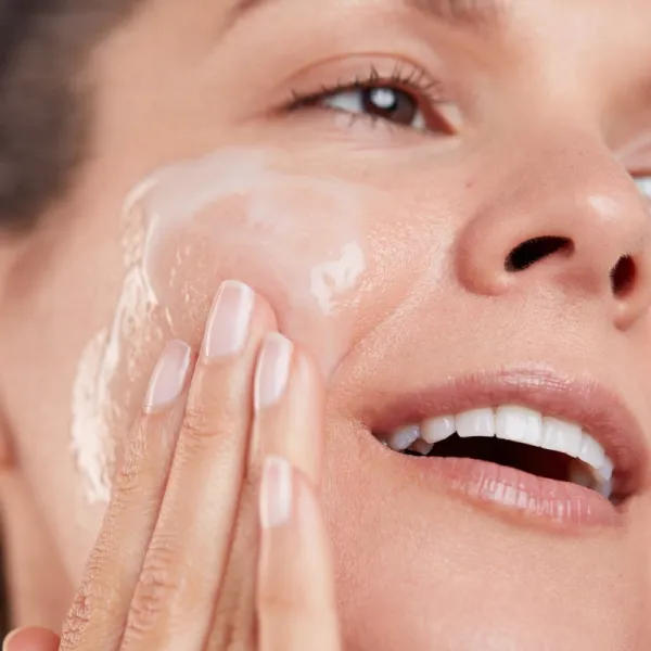 Elemis Dynamic Resurfacing Facial Wash čistiaci gél s vyhladzujúcim efektom 30 ml