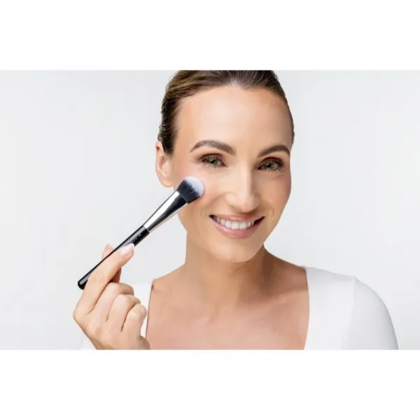Notino Makeup Brushes Professional Flat Foundation Make-Up Brush 121 štetec na make-up 1 ks