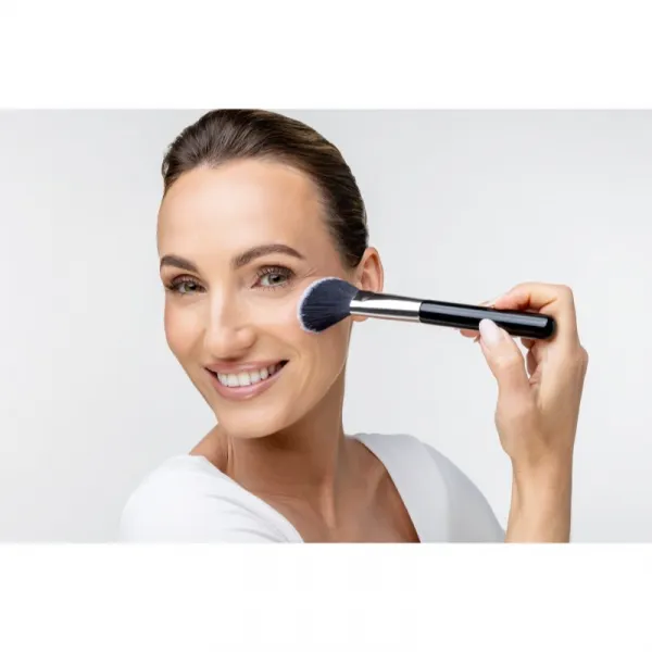 Notino Makeup Brushes Professional Angled Blush Make-Up Brush 161 štetec na lícenku 1 ks
