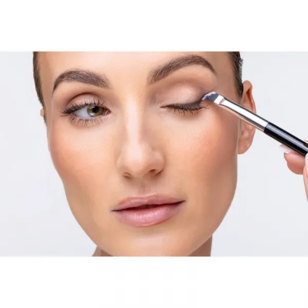 Notino Makeup Brushes Professional Angled Eyeliner Make-Up Brush 251 štetec na očné linky 1 ks