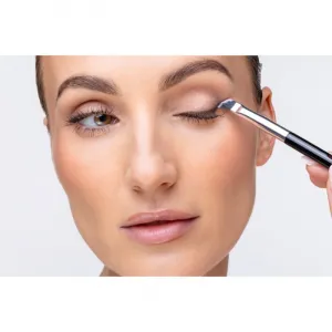 Notino Makeup Brushes Professional Angled Eyeliner Make-Up Brush 251 štetec na očné linky 1 ks
