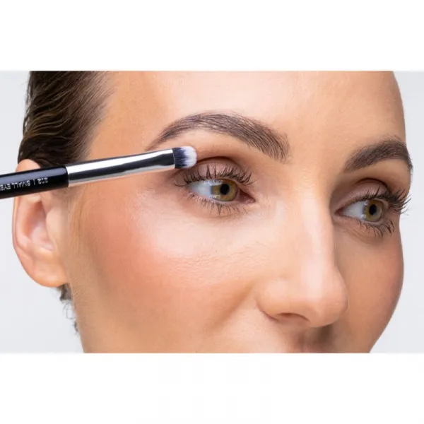 Notino Makeup Brushes Professional Small Eyeshadow Shader Make-Up Brush 202 štetec na očné tiene 1 ks