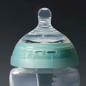 Tommee Tippee Closer To Nature Advanced Anti-colic Teat cumlík na fľašu Medium Flow 3m+ 2 ks