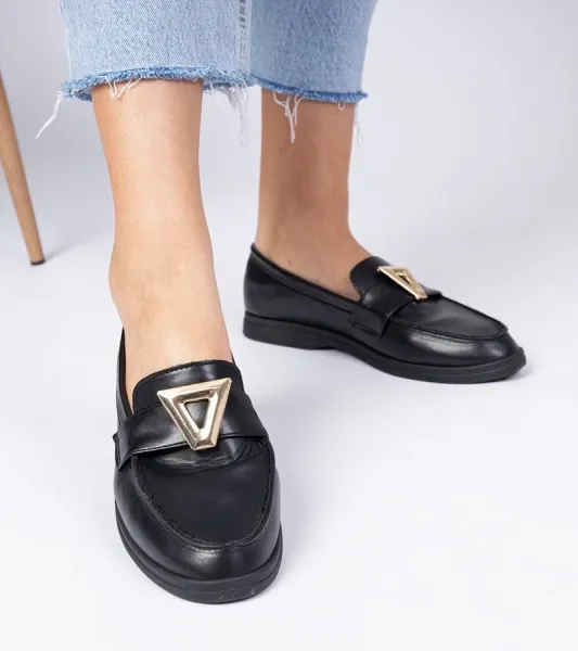 Gemre Čierne dámske mokasíny s elegantnou ozdobou Viletta