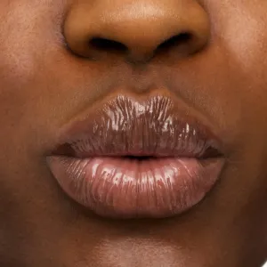 essence Hydra Kiss hydratačný olej na pery odtieň 07 Classy Glassy 4 ml