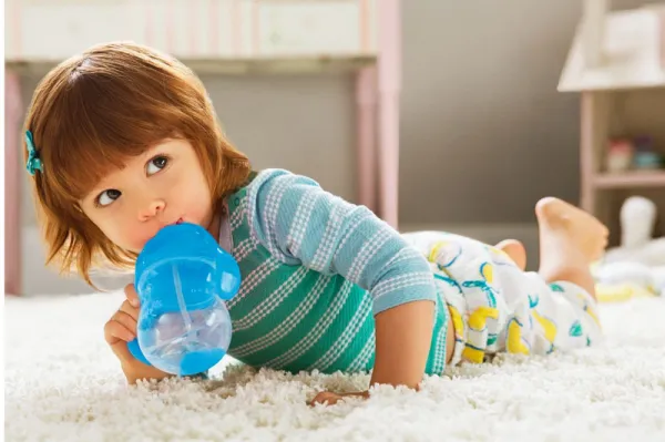 Munchkin Click Lock™ Tip & Sip hrnček s rúrkou so závažím Blue 6 m+ 207 ml