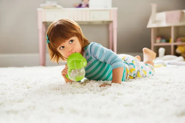 Munchkin Click Lock™ Tip & Sip hrnček s rúrkou so závažím Green 6 m+ 207 ml