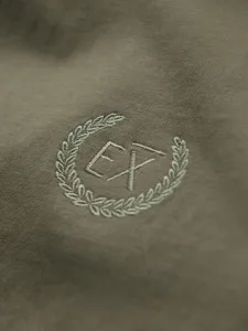 Pánske tričko s dlhým rukávom a s logom- olivové