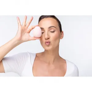 Notino Super Soft Make-Up Sponge make-up hubka v tvare kvapky Beige 1 ks