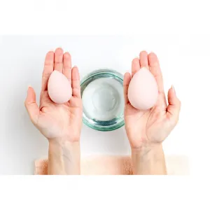 Notino Super Soft Make-Up Sponge make-up hubka v tvare kvapky Beige 1 ks