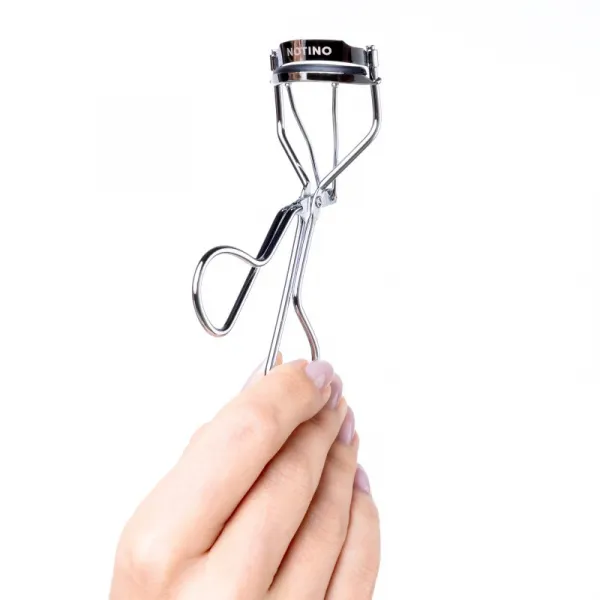 Notino Make-up Tools klieštiky na mihalnice 1 ks