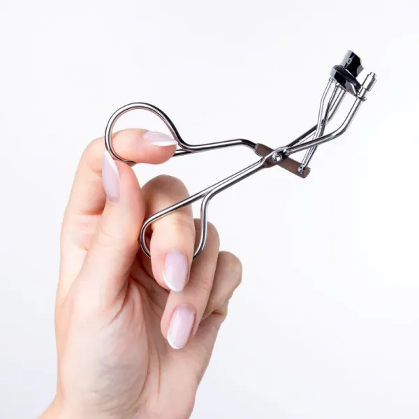 Notino Make-up Tools klieštiky na mihalnice 1 ks